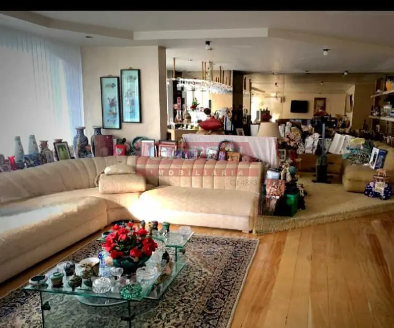 Apartamento com 4 quartos à venda e para alugar, 300m2 em Rio De Janeiro - RJ - imagem 5 Foto 5 de Apartamento com 4 quartos à venda e para alugar, 300m2 em Rio De Janeiro - RJ