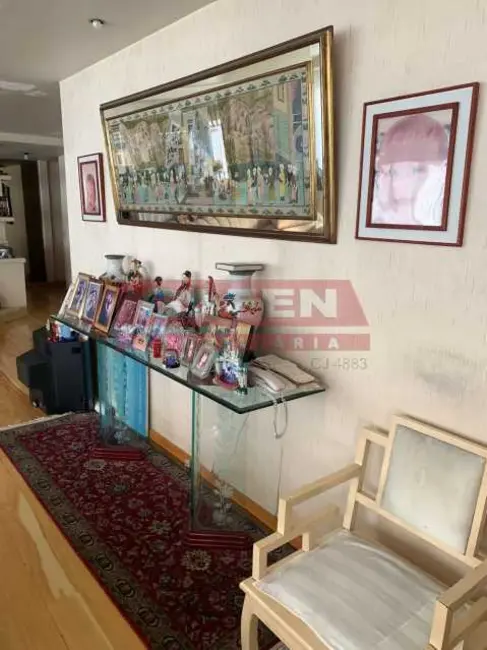 Apartamento com 4 quartos à venda e para alugar, 300m2 em Rio De Janeiro - RJ - imagem 9 Foto 9 de Apartamento com 4 quartos à venda e para alugar, 300m2 em Rio De Janeiro - RJ