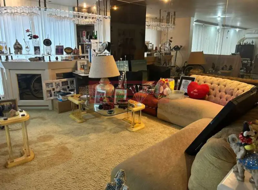 Apartamento com 4 quartos à venda e para alugar, 300m2 em Rio De Janeiro - RJ - imagem 4 Foto 4 de Apartamento com 4 quartos à venda e para alugar, 300m2 em Rio De Janeiro - RJ