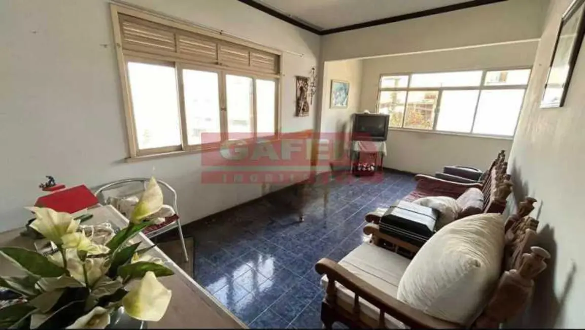 Casa com 4 quartos à venda, 228m2 em Sao Pedro Da Aldeia - RJ - imagem 6 Foto 6 de Casa com 4 quartos à venda, 228m2 em Sao Pedro Da Aldeia - RJ