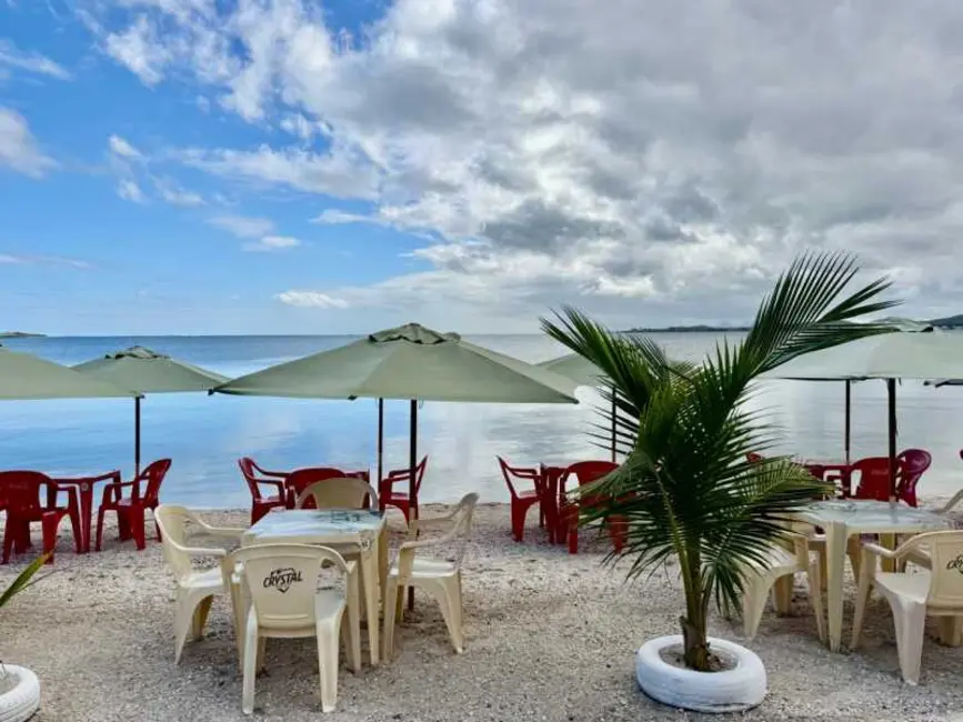 Casa com 4 quartos à venda, 228m2 em Sao Pedro Da Aldeia - RJ - imagem 2 Foto 2 de Casa com 4 quartos à venda, 228m2 em Sao Pedro Da Aldeia - RJ