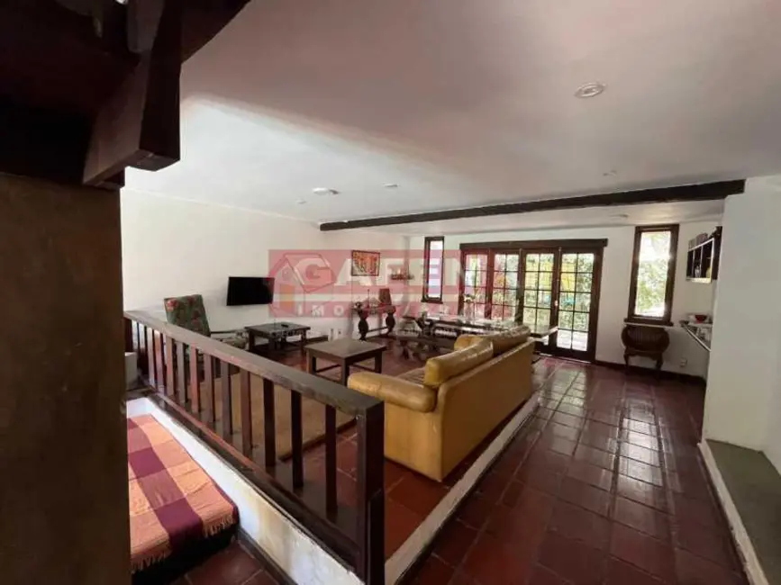 Foto 3 de Casa com 4 quartos à venda, 214m2 em Armacao Dos Buzios - RJ