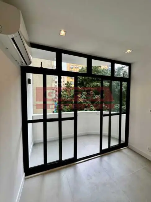 Apartamento com 2 quartos à venda, 70m2 em Rio De Janeiro - RJ - imagem 1 Foto 1 de Apartamento com 2 quartos à venda, 70m2 em Rio De Janeiro - RJ