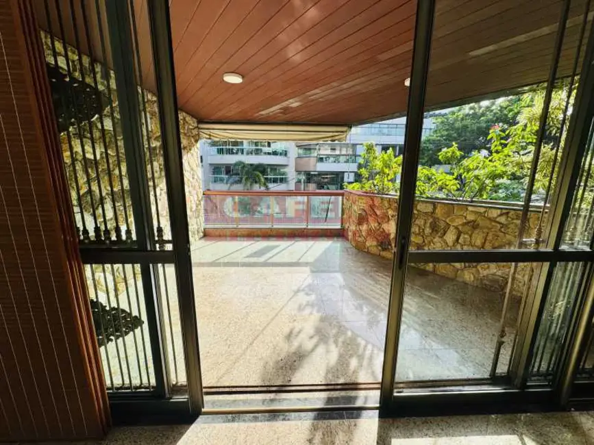 Apartamento com 4 quartos para alugar, 130m2 em Rio De Janeiro - RJ - imagem 3 Foto 3 de Apartamento com 4 quartos para alugar, 130m2 em Rio De Janeiro - RJ