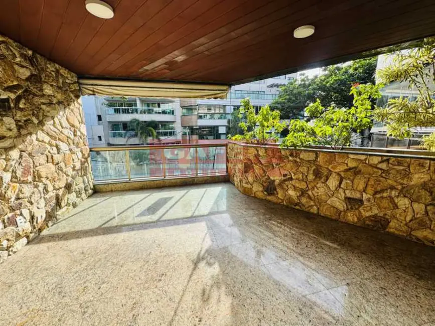 Apartamento com 4 quartos para alugar, 130m2 em Rio De Janeiro - RJ - imagem 2 Foto 2 de Apartamento com 4 quartos para alugar, 130m2 em Rio De Janeiro - RJ