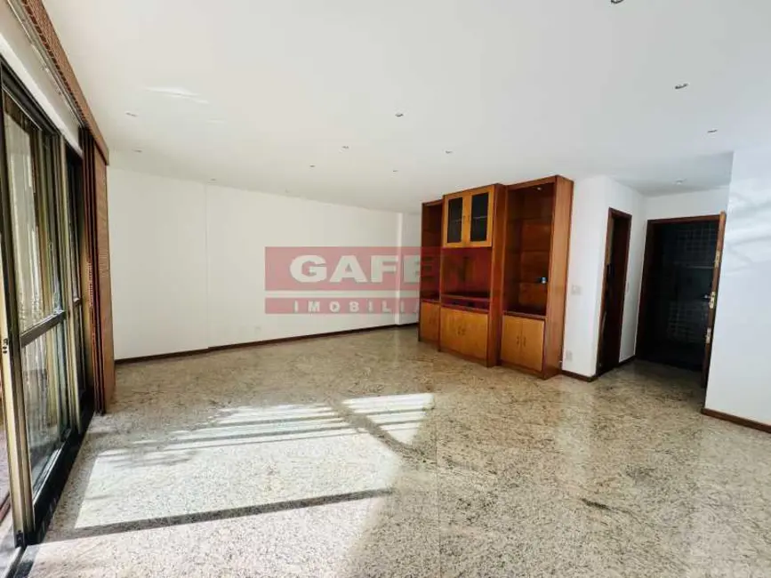 Apartamento com 4 quartos para alugar, 130m2 em Rio De Janeiro - RJ - imagem 5 Foto 5 de Apartamento com 4 quartos para alugar, 130m2 em Rio De Janeiro - RJ