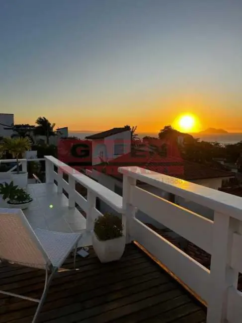 Foto 1 de Casa de Condomínio com 4 quartos à venda, 200m2 em Armacao Dos Buzios - RJ