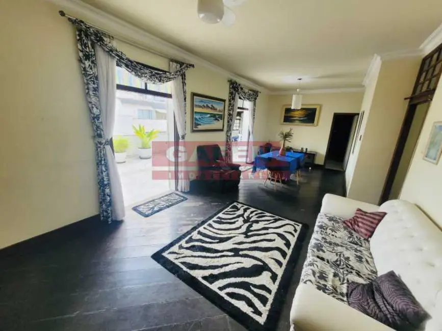Foto 2 de Cobertura com 4 quartos à venda, 300m2 em Rio De Janeiro - RJ