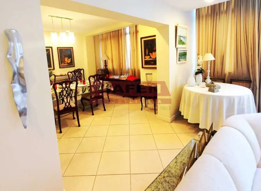 Apartamento com 3 quartos à venda, 247m2 em Rio De Janeiro - RJ - imagem 8 Foto 8 de Apartamento com 3 quartos à venda, 247m2 em Rio De Janeiro - RJ