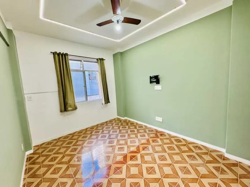 Kitnet com 1 quarto para alugar, 35m2 em Rio De Janeiro - RJ - imagem 2 Foto 2 de Kitnet com 1 quarto para alugar, 35m2 em Rio De Janeiro - RJ
