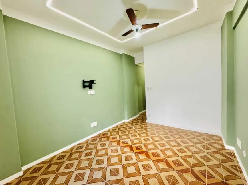 Kitnet com 1 quarto para alugar, 35m2 em Rio De Janeiro - RJ - imagem 4 Foto 4 de Kitnet com 1 quarto para alugar, 35m2 em Rio De Janeiro - RJ