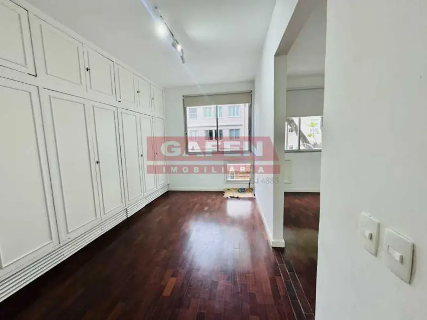 Foto 8 de Apartamento com 3 quartos para alugar, 120m2 em Rio De Janeiro - RJ