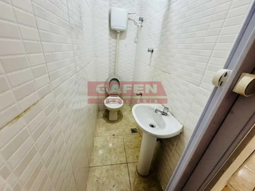 Kitnet com 1 quarto à venda, 30m2 em Rio De Janeiro - RJ - imagem 3 Foto 3 de Kitnet com 1 quarto à venda, 30m2 em Rio De Janeiro - RJ