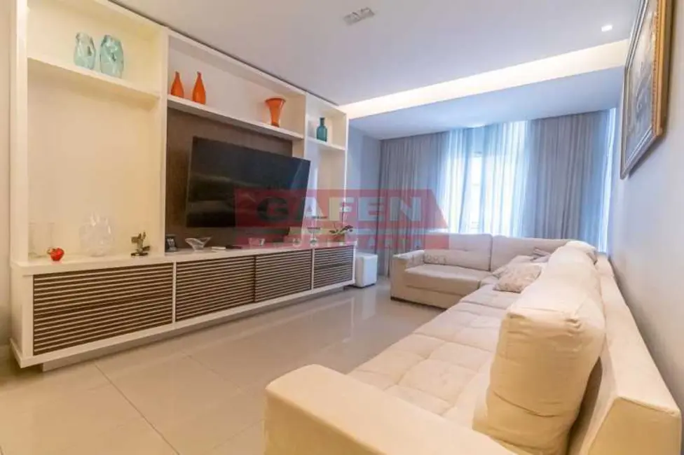 Apartamento com 3 quartos à venda, 156m2 em Rio De Janeiro - RJ - imagem 4 Foto 4 de Apartamento com 3 quartos à venda, 156m2 em Rio De Janeiro - RJ