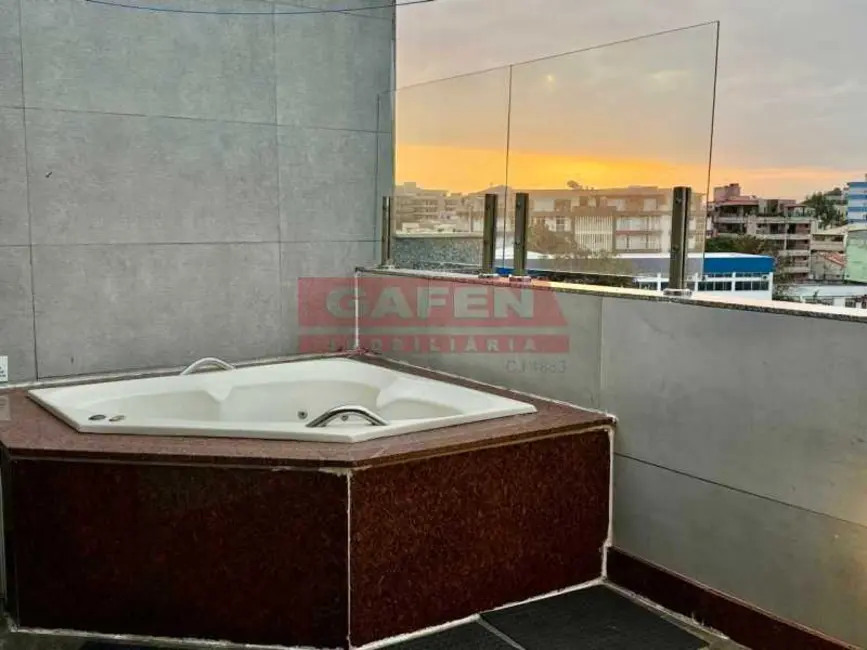 Foto 2 de Cobertura com 4 quartos à venda, 100m2 em Cabo Frio - RJ