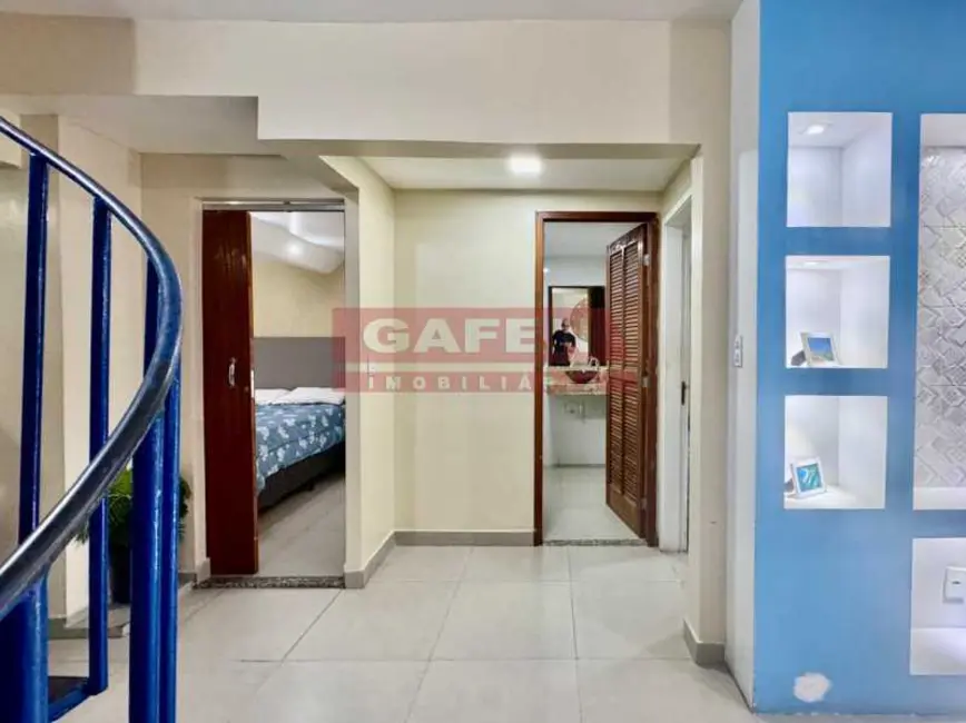 Foto 8 de Cobertura com 4 quartos à venda, 100m2 em Cabo Frio - RJ