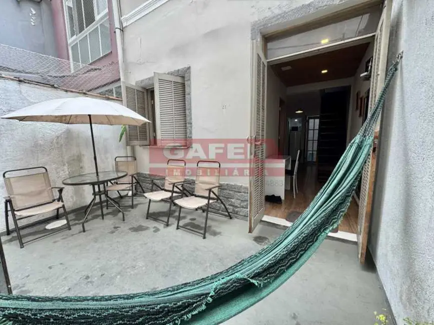 Foto 2 de Casa de Vila com 2 quartos à venda, 75m2 em Rio De Janeiro - RJ