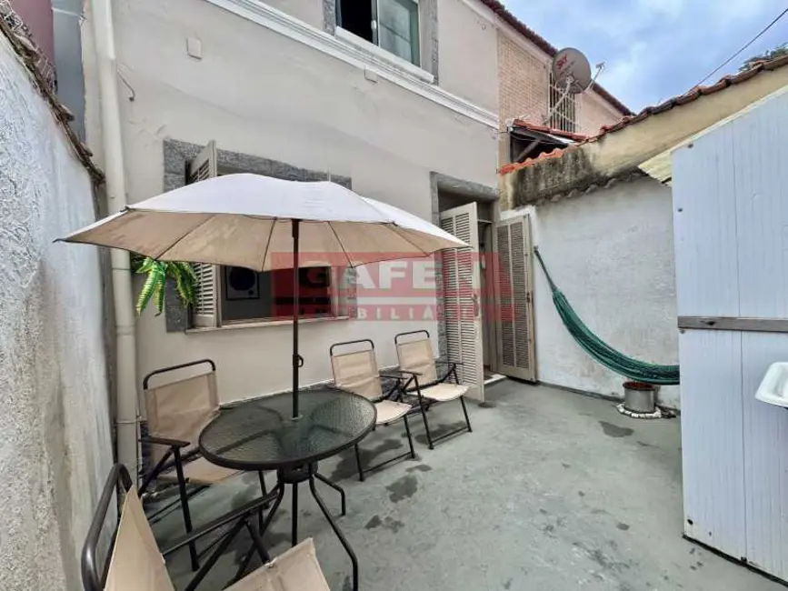 Foto 1 de Casa de Vila com 2 quartos à venda, 75m2 em Rio De Janeiro - RJ