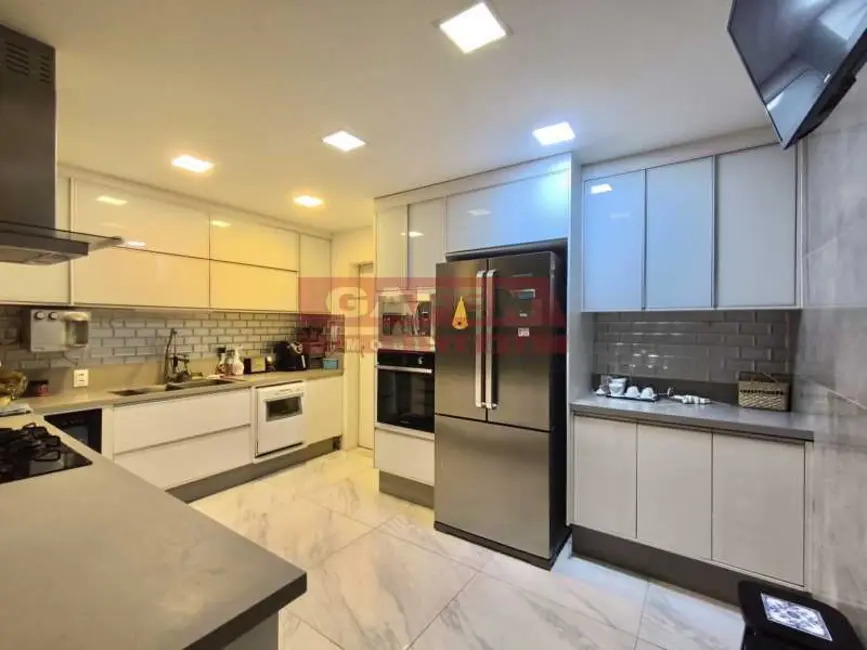 Foto 1 de Apartamento com 3 quartos à venda, 360m2 em Rio De Janeiro - RJ