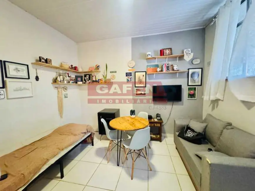 Kitnet à venda, 25m2 em Rio De Janeiro - RJ - imagem 1 Foto 1 de Kitnet à venda, 25m2 em Rio De Janeiro - RJ
