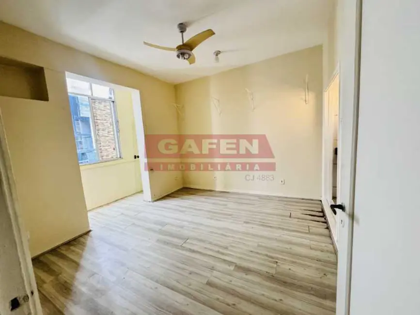 Foto 2 de Apartamento com 1 quarto à venda, 32m2 em Rio De Janeiro - RJ