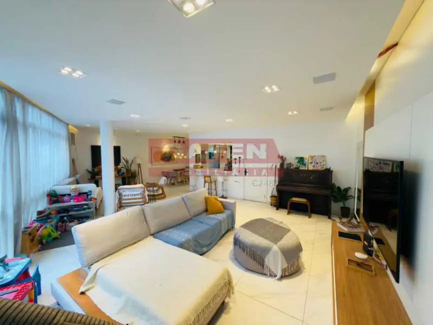 Foto 4 de Apartamento com 3 quartos à venda, 200m2 em Rio De Janeiro - RJ