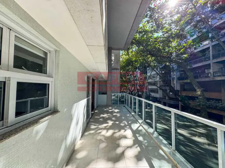 Foto 2 de Apartamento com 3 quartos à venda, 199m2 em Rio De Janeiro - RJ