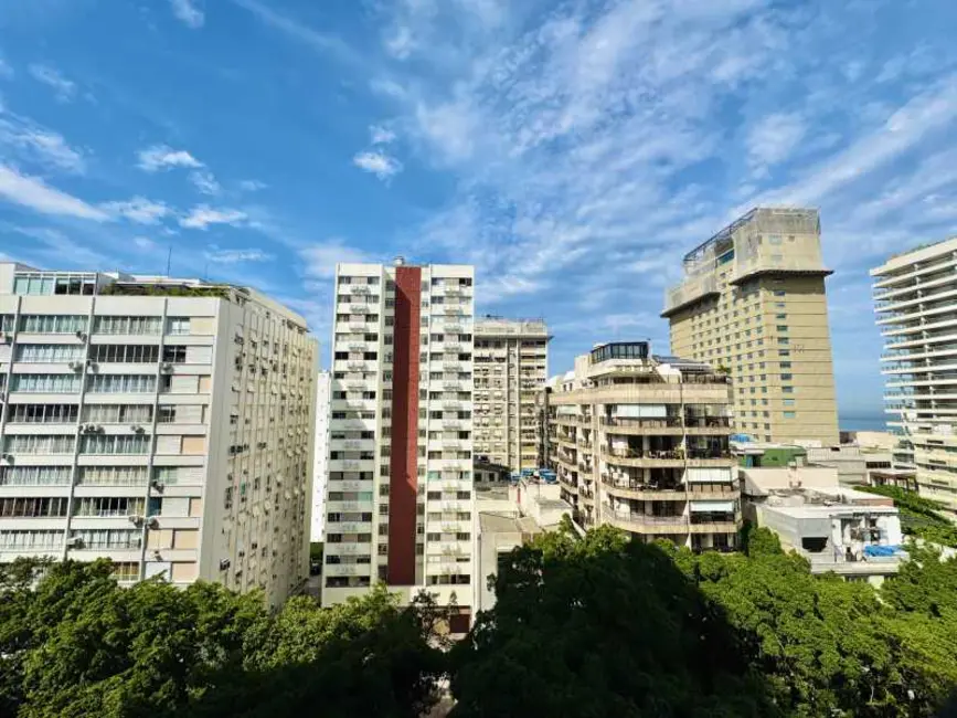 Foto 3 de Apartamento com 4 quartos para alugar, 135m2 em Rio De Janeiro - RJ