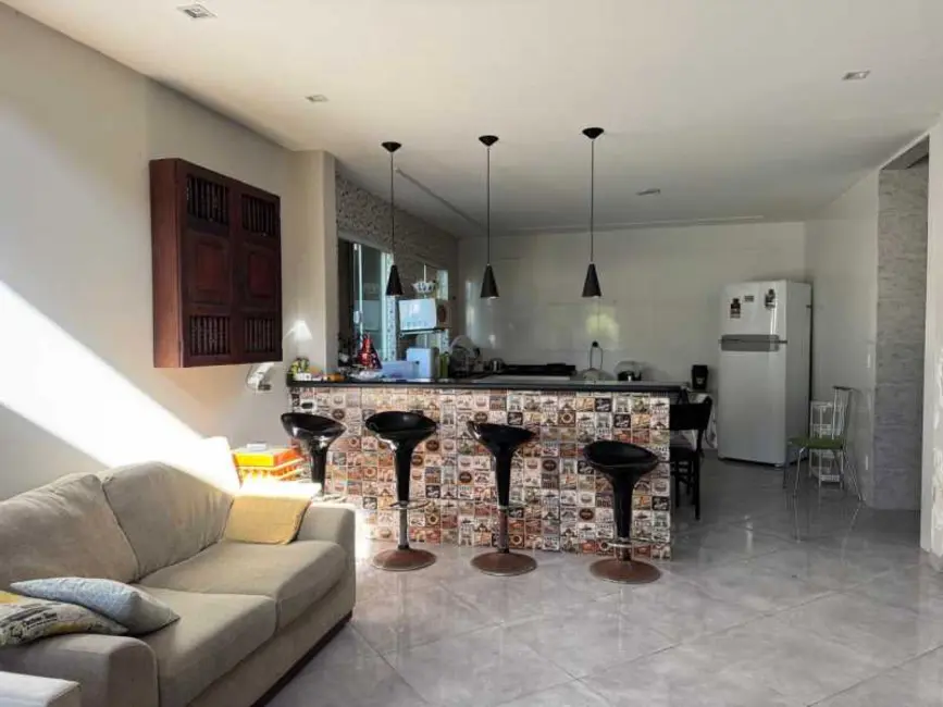 Foto 2 de Casa com 3 quartos à venda, 190m2 em Cabo Frio - RJ