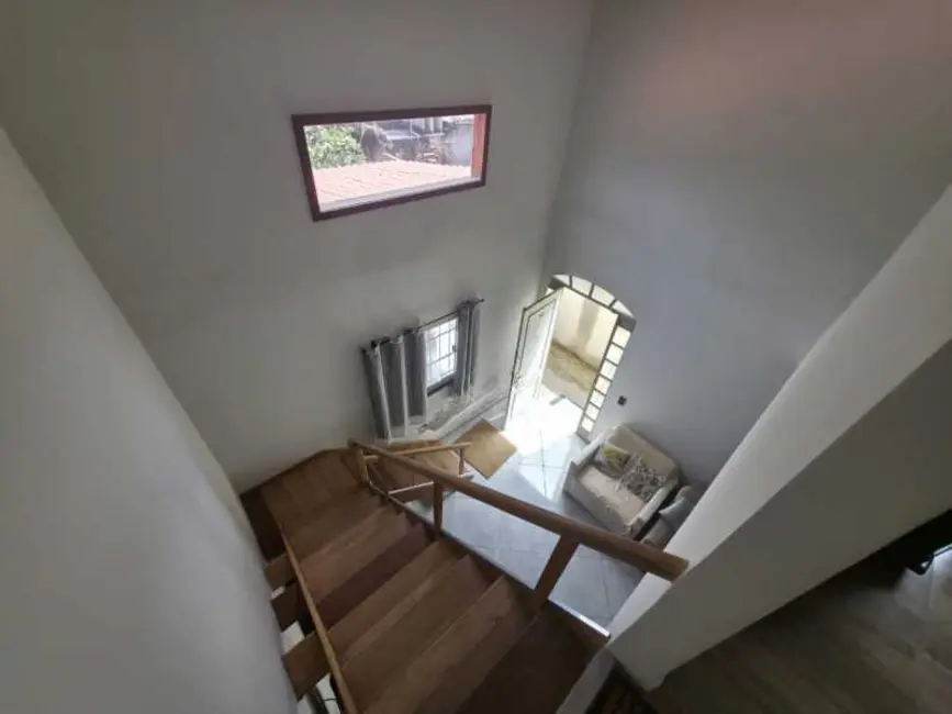 Foto 2 de Casa com 3 quartos à venda, 190m2 em Cabo Frio - RJ