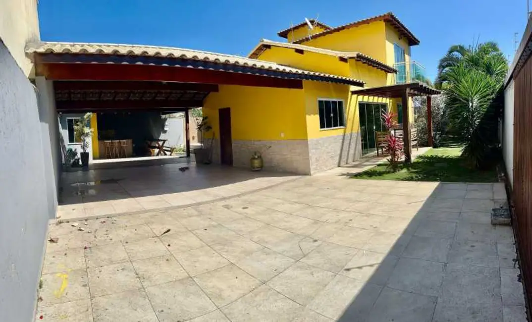 Foto 2 de Casa com 3 quartos à venda, 135m2 em Armacao Dos Buzios - RJ