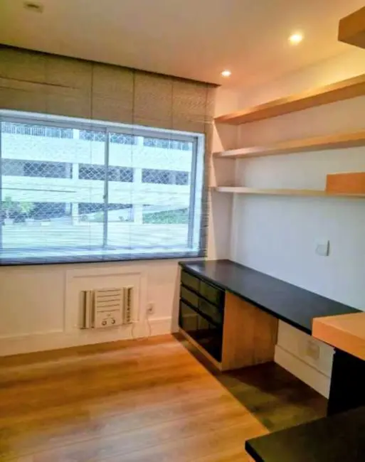 Foto 5 de Apartamento com 2 quartos para alugar, 72m2 em Rio De Janeiro - RJ