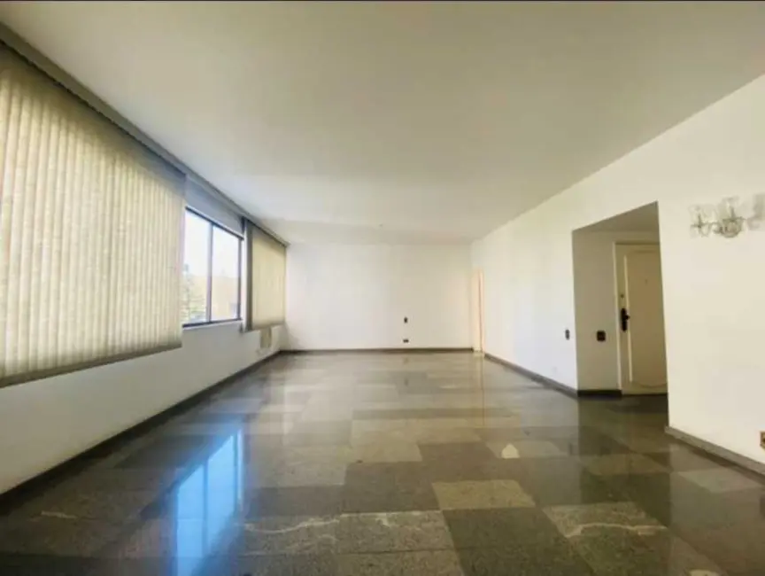 Foto 2 de Apartamento com 4 quartos à venda, 186m2 em Rio De Janeiro - RJ