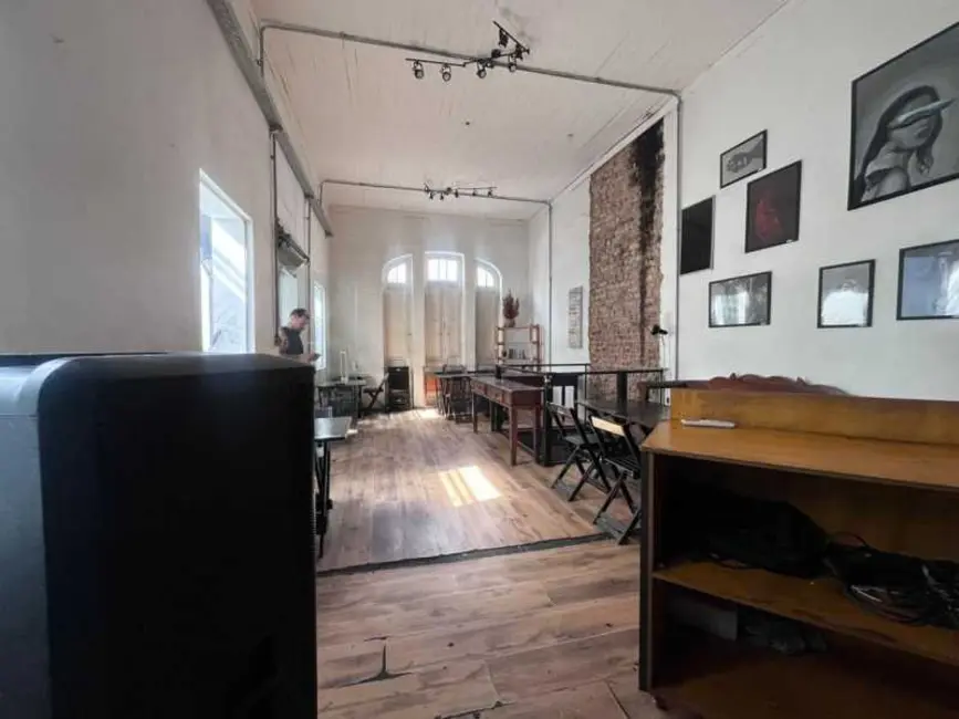 Casa Comercial à venda, 254m2 em Rio De Janeiro - RJ - imagem 4 Foto 4 de Casa Comercial à venda, 254m2 em Rio De Janeiro - RJ