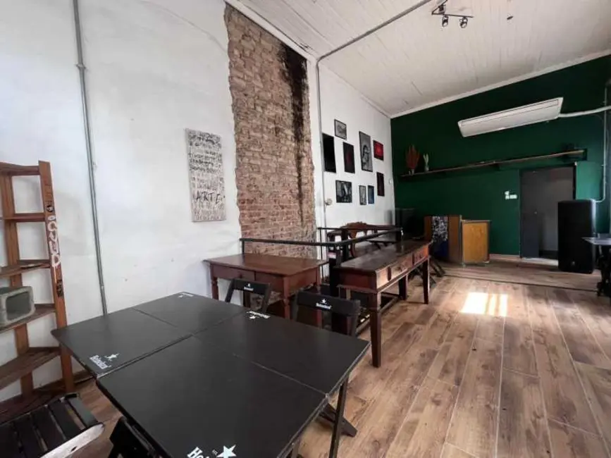 Casa Comercial à venda, 254m2 em Rio De Janeiro - RJ - imagem 1 Foto 1 de Casa Comercial à venda, 254m2 em Rio De Janeiro - RJ