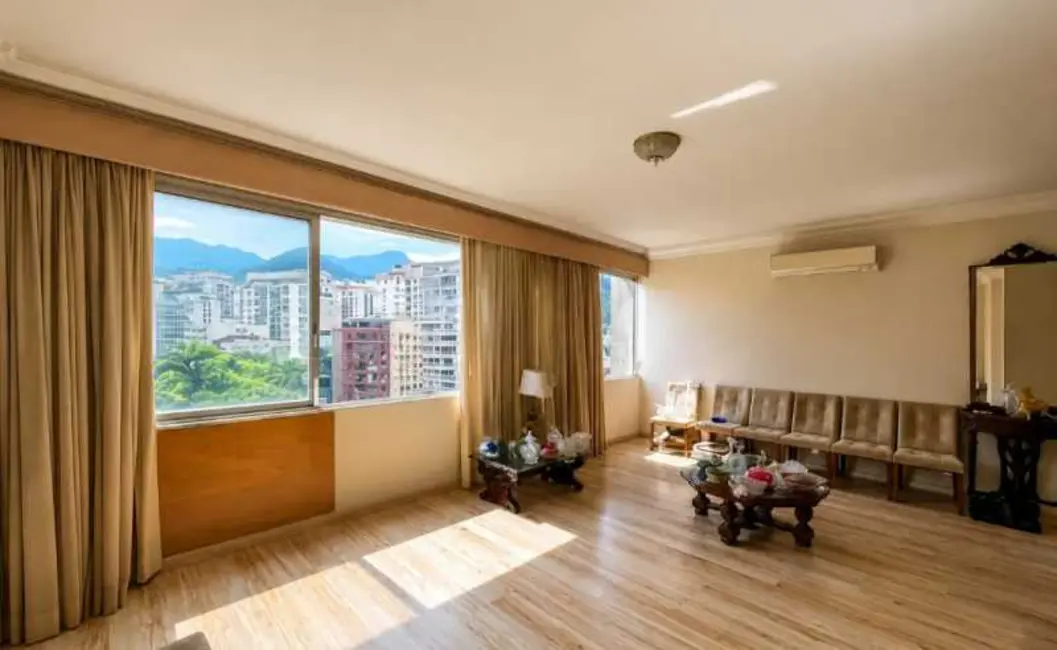 Apartamento com 4 quartos à venda, 160m2 em Rio De Janeiro - RJ - imagem 1 Foto 1 de Apartamento com 4 quartos à venda, 160m2 em Rio De Janeiro - RJ