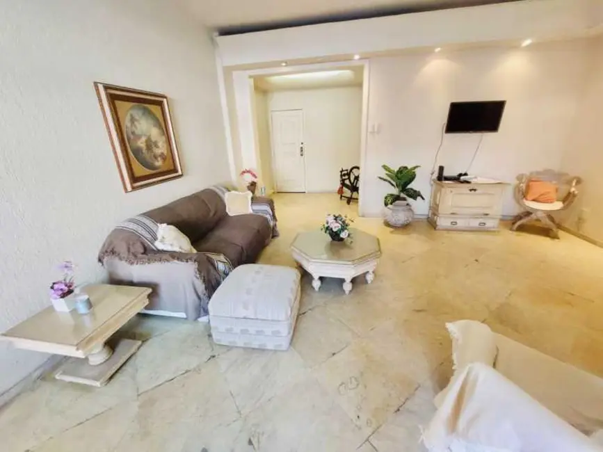 Apartamento com 3 quartos à venda, 130m2 em Rio De Janeiro - RJ - imagem 2 Foto 2 de Apartamento com 3 quartos à venda, 130m2 em Rio De Janeiro - RJ