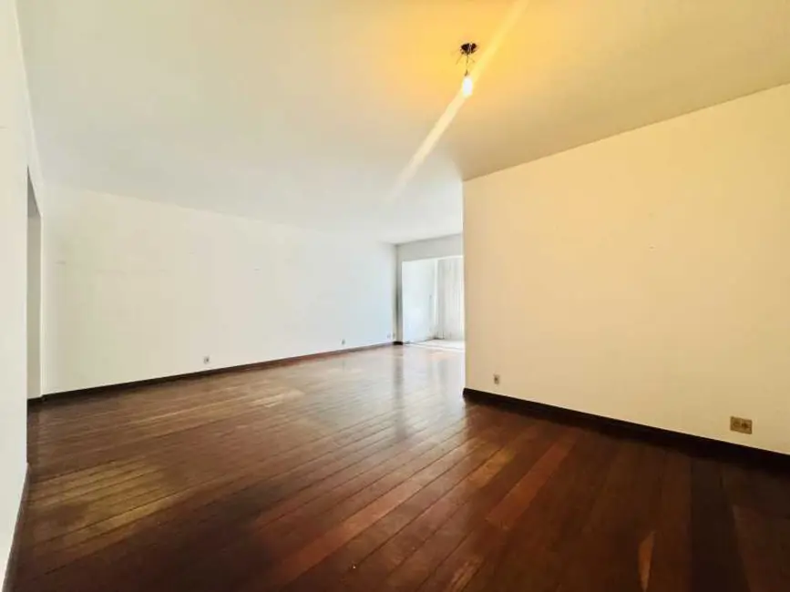 Apartamento com 4 quartos à venda, 152m2 em Rio De Janeiro - RJ - imagem 4 Foto 4 de Apartamento com 4 quartos à venda, 152m2 em Rio De Janeiro - RJ