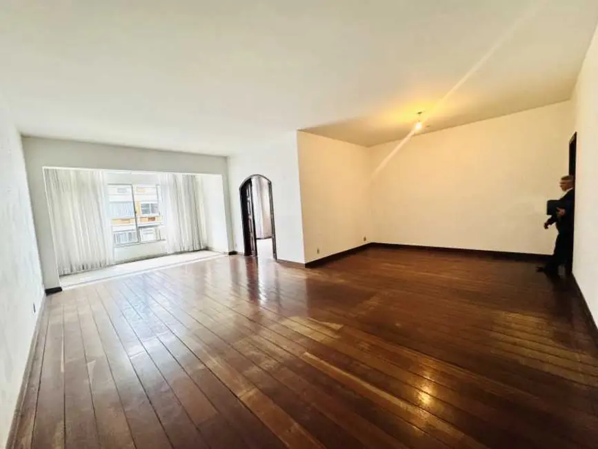 Apartamento com 4 quartos à venda, 152m2 em Rio De Janeiro - RJ - imagem 2 Foto 2 de Apartamento com 4 quartos à venda, 152m2 em Rio De Janeiro - RJ