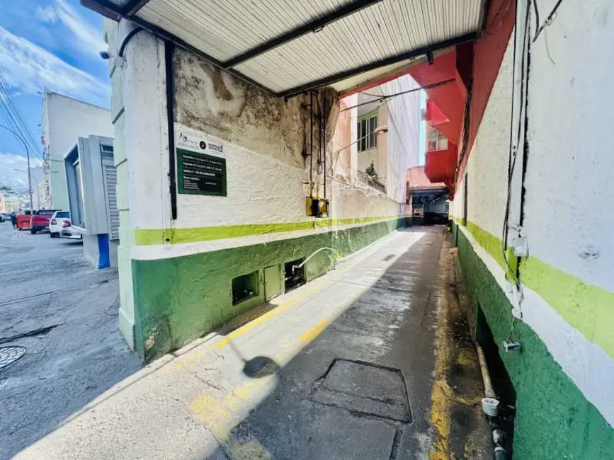 Foto 1 de Armazém / Galpão à venda, 1800m2 em Rio De Janeiro - RJ