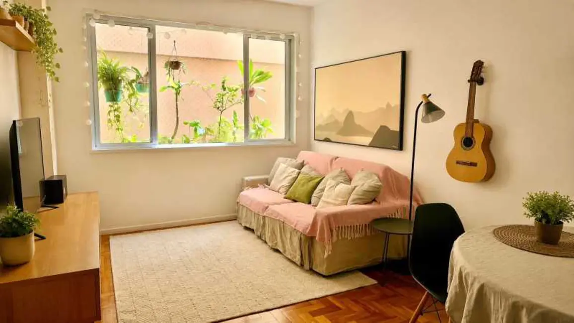 Apartamento com 1 quarto para alugar, 55m2 em Rio De Janeiro - RJ - imagem 1 Foto 1 de Apartamento com 1 quarto para alugar, 55m2 em Rio De Janeiro - RJ