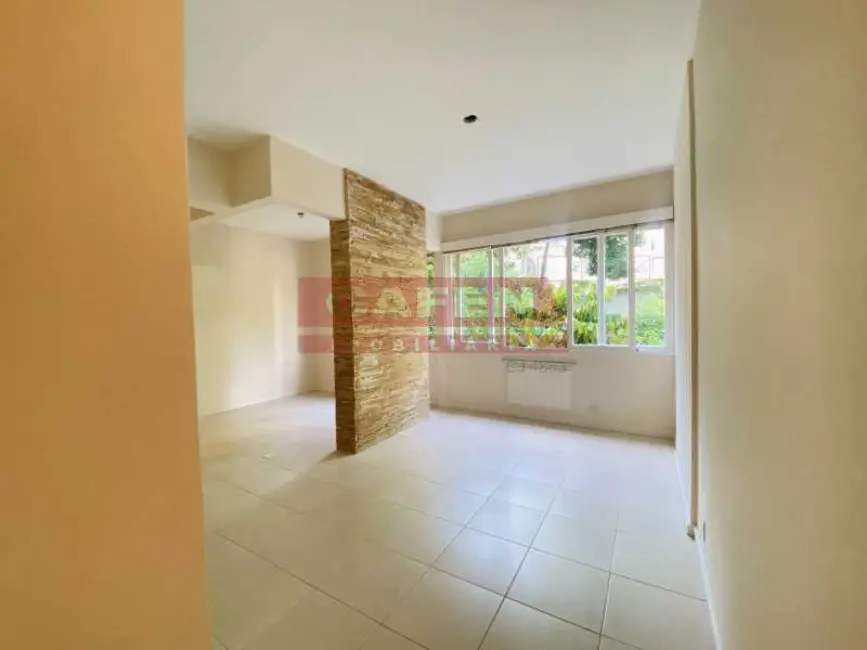 Foto 3 de Apartamento com 2 quartos para alugar, 60m2 em Rio De Janeiro - RJ