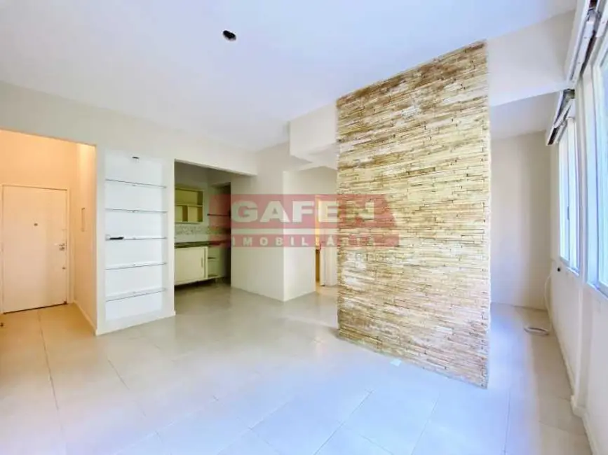 Foto 1 de Apartamento com 2 quartos para alugar, 60m2 em Rio De Janeiro - RJ
