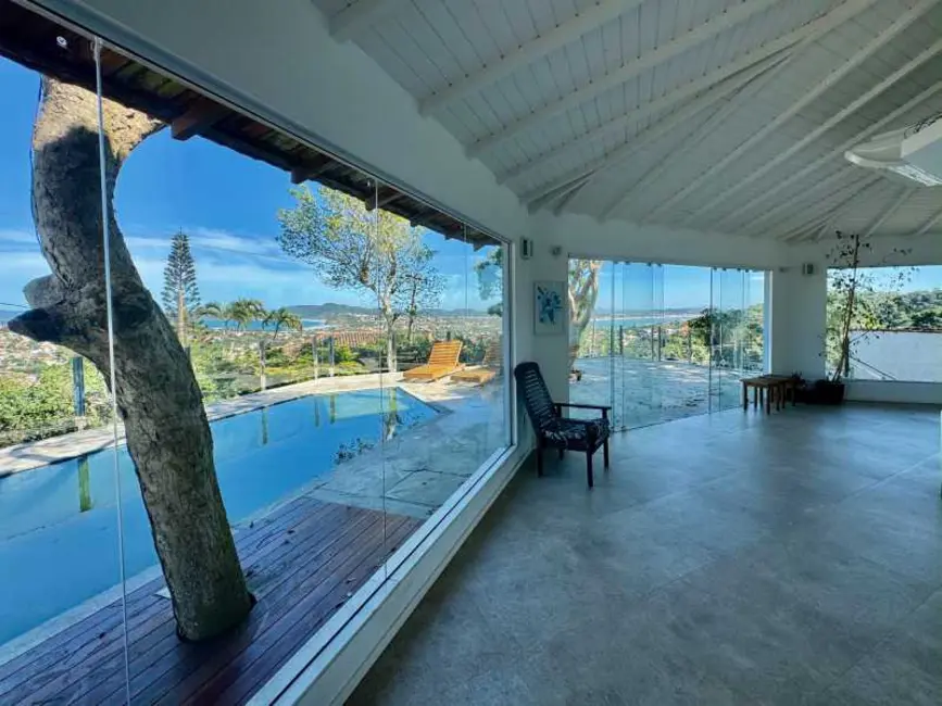 Foto 1 de Casa com 5 quartos à venda, 200m2 em Armacao Dos Buzios - RJ
