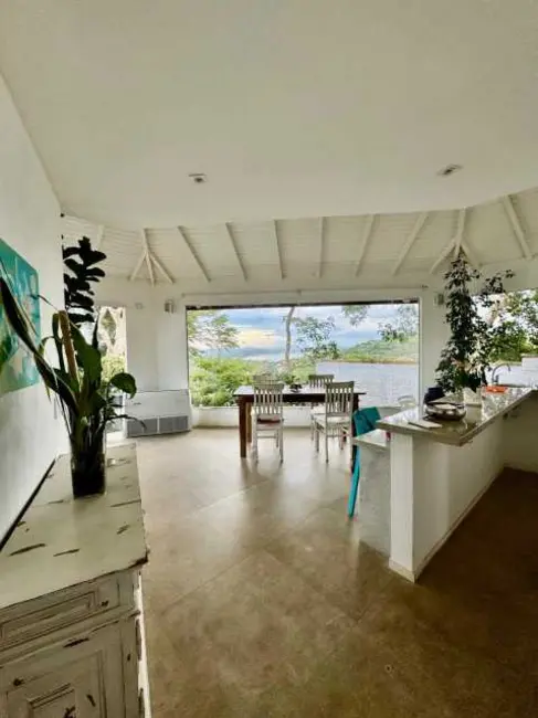 Casa com 5 quartos à venda, 200m2 em Armacao Dos Buzios - RJ - imagem 3 Foto 3 de Casa com 5 quartos à venda, 200m2 em Armacao Dos Buzios - RJ