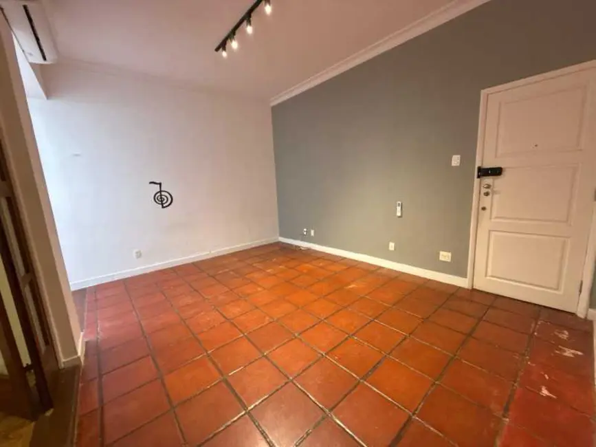 Apartamento com 2 quartos à venda, 60m2 em Rio De Janeiro - RJ - imagem 9 Foto 9 de Apartamento com 2 quartos à venda, 60m2 em Rio De Janeiro - RJ