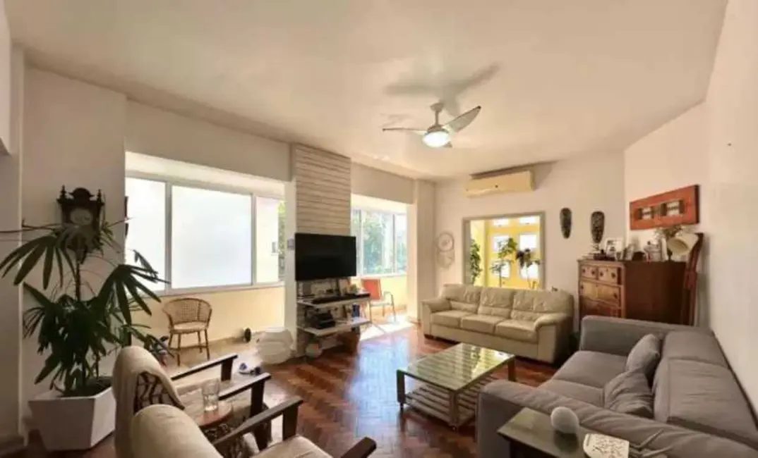 Apartamento com 4 quartos à venda, 132m2 em Rio De Janeiro - RJ - imagem 2 Foto 2 de Apartamento com 4 quartos à venda, 132m2 em Rio De Janeiro - RJ