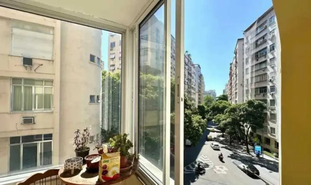 Apartamento com 4 quartos à venda, 132m2 em Rio De Janeiro - RJ - imagem 1 Foto 1 de Apartamento com 4 quartos à venda, 132m2 em Rio De Janeiro - RJ