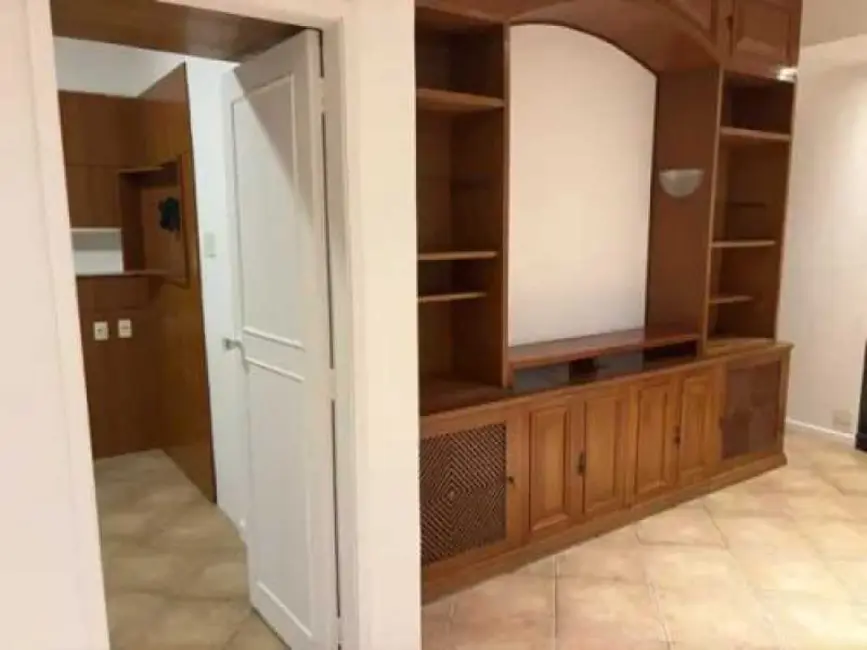 Foto 3 de Apartamento com 2 quartos para alugar, 70m2 em Rio De Janeiro - RJ