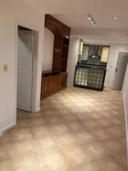 Foto 2 de Apartamento com 2 quartos para alugar, 70m2 em Rio De Janeiro - RJ
